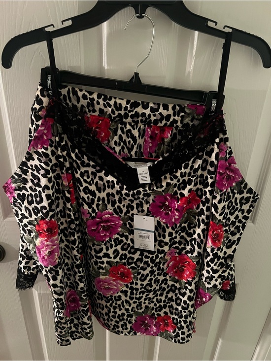 sofia by sofia vergara Other - NWT sofia by sofia vergara Pajamas Black & Pink Floral Leopard Top & Shorts 3X
